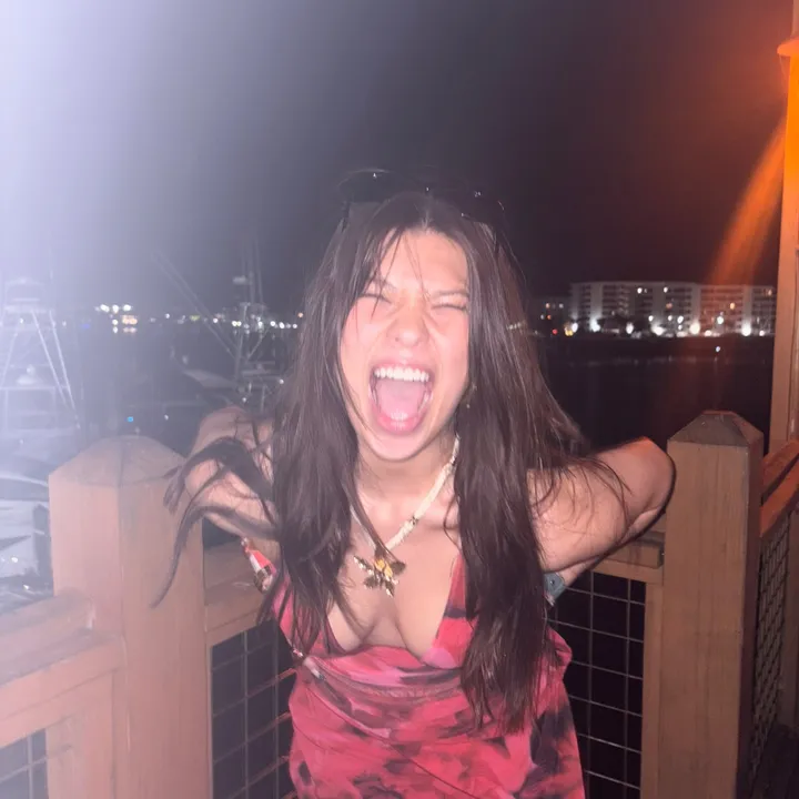 ava.is.a.mess18