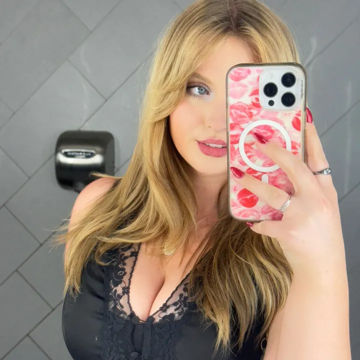 laurieturner13
