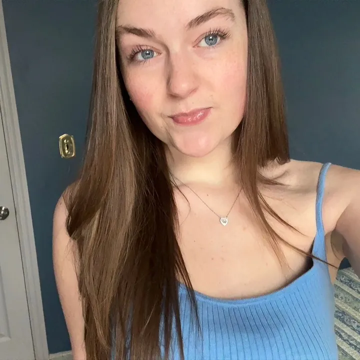 @elliebreen