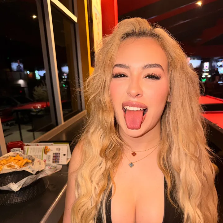 @cassieemarrufo