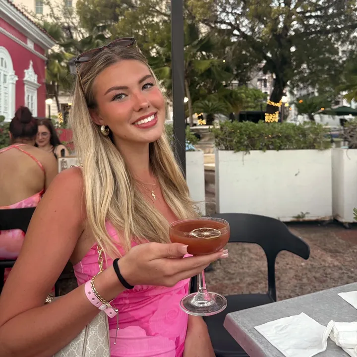 @makennakrog