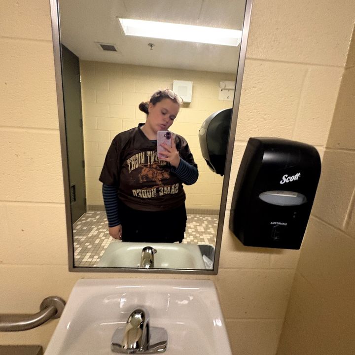 riley 💋 - original sound - https.ryls