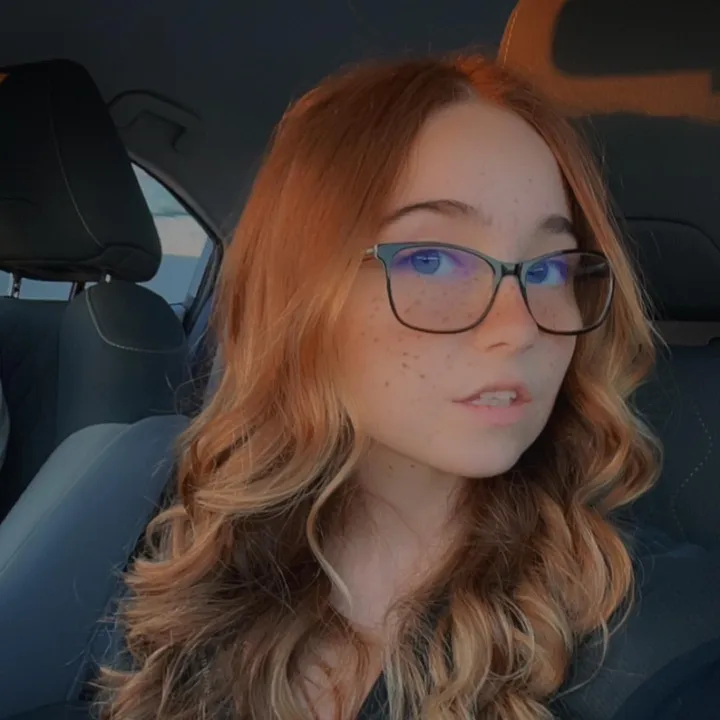 @lyssaurora