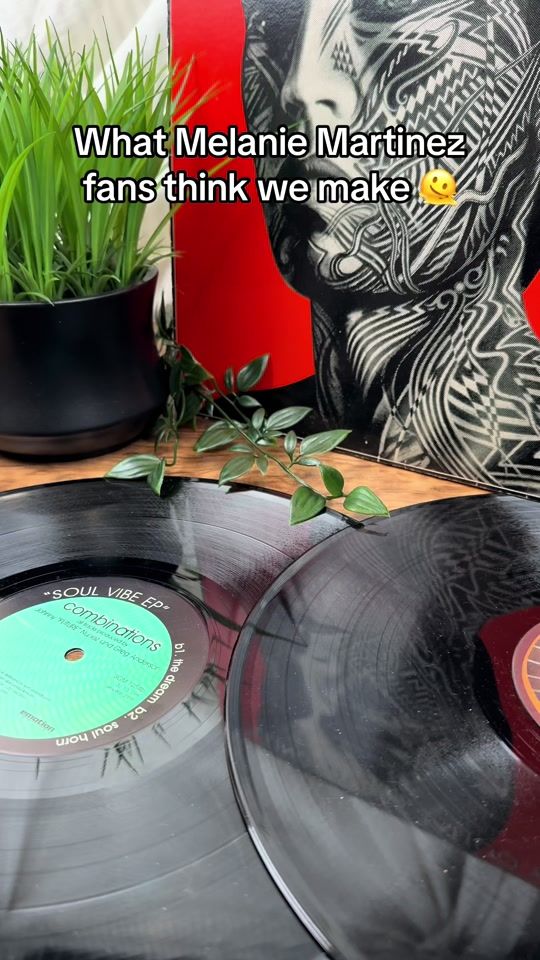 TikTok video thumbnail by vinylstudio.st