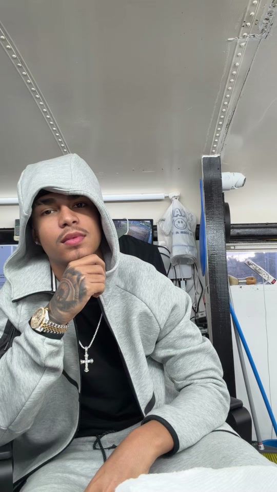 TikTok video thumbnail by dereckson_23
