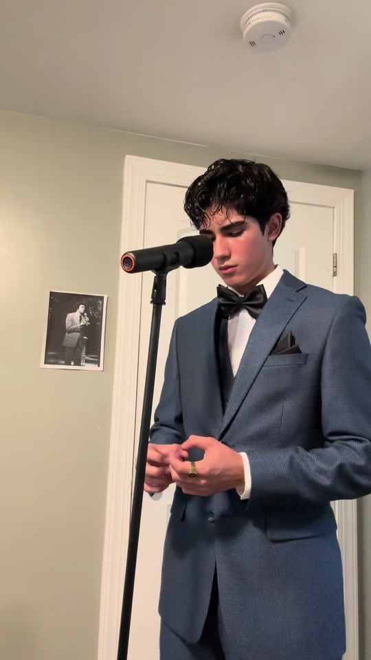 TikTok using El Triste