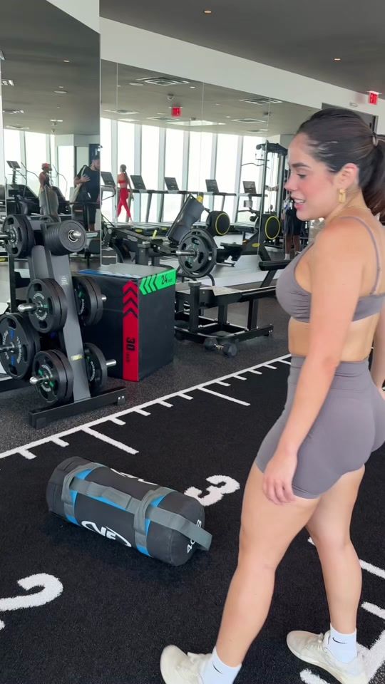 TikTok video thumbnail by dianaboscan_