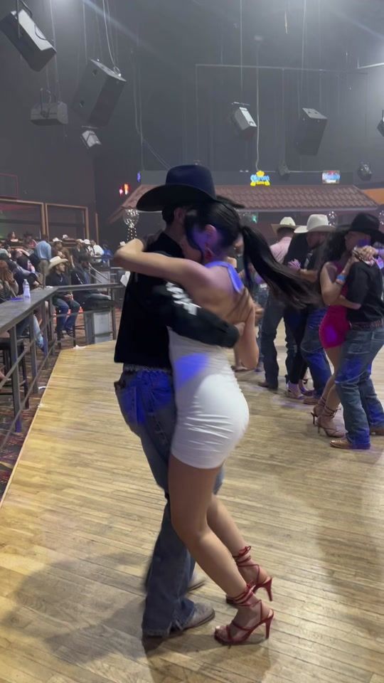 TikTok video thumbnail by bailes_con_brenda