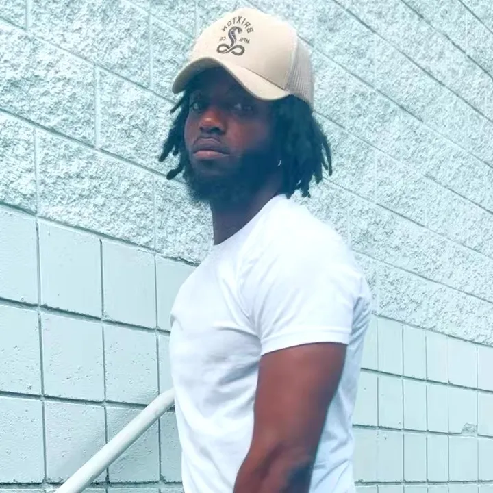 @freegodsonny