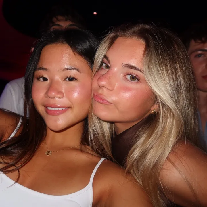 @emilyyyhaha