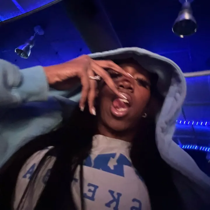 6foebaddie