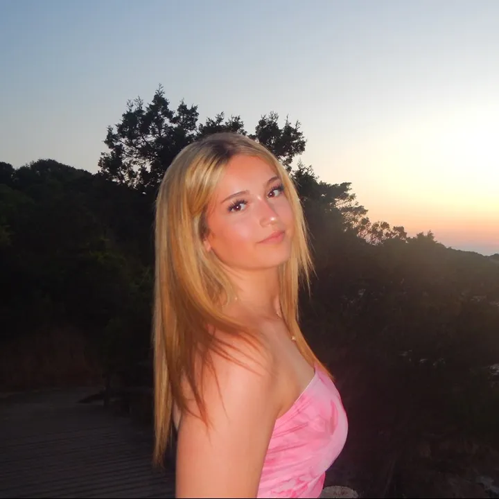ellaablakelyy