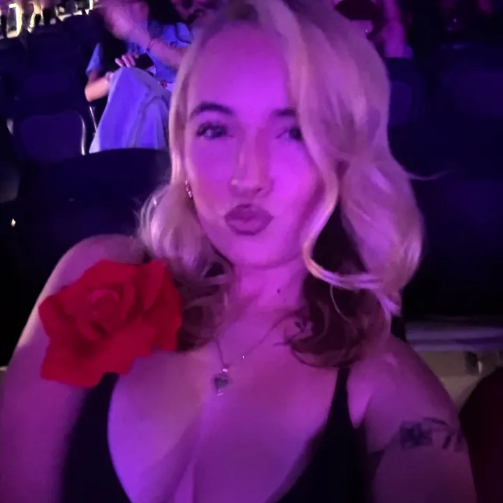 @jewelslillyy