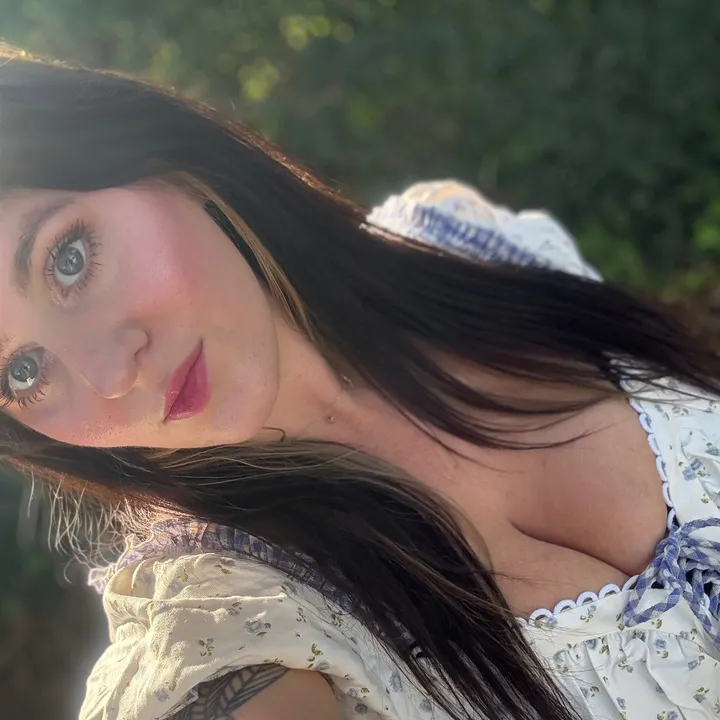 @emilynicholexoxo