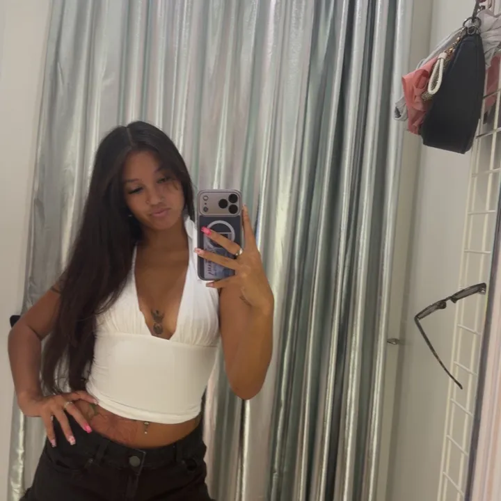 _.isabellaa02