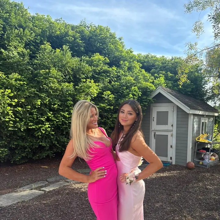 @annasteeves2