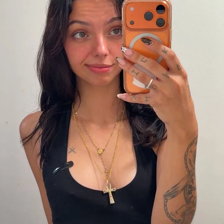 @carly_rose04