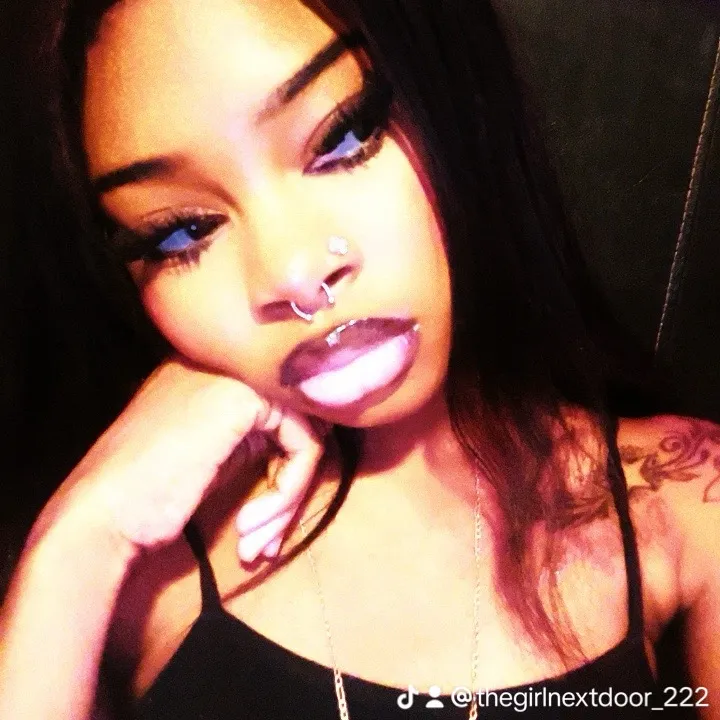thegirlnextdoor_222