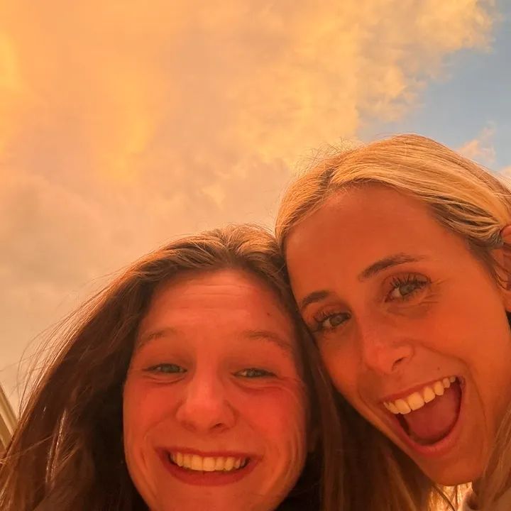 livi_and_claire