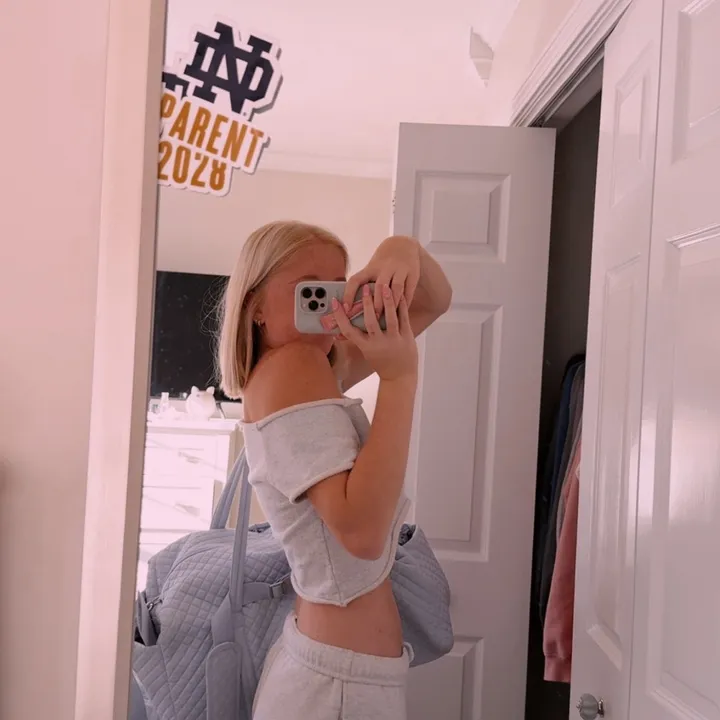 _abbey111_