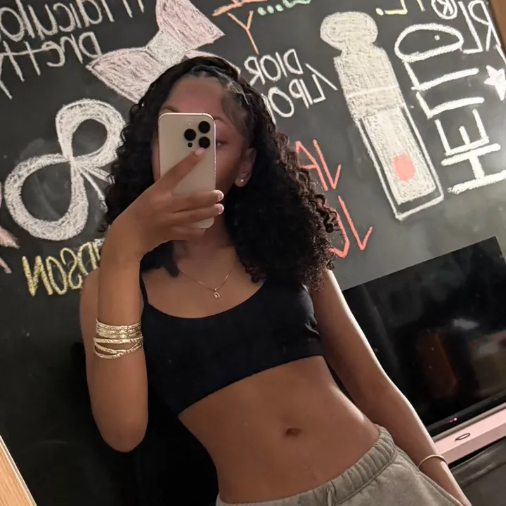 snatchedwaistteaface