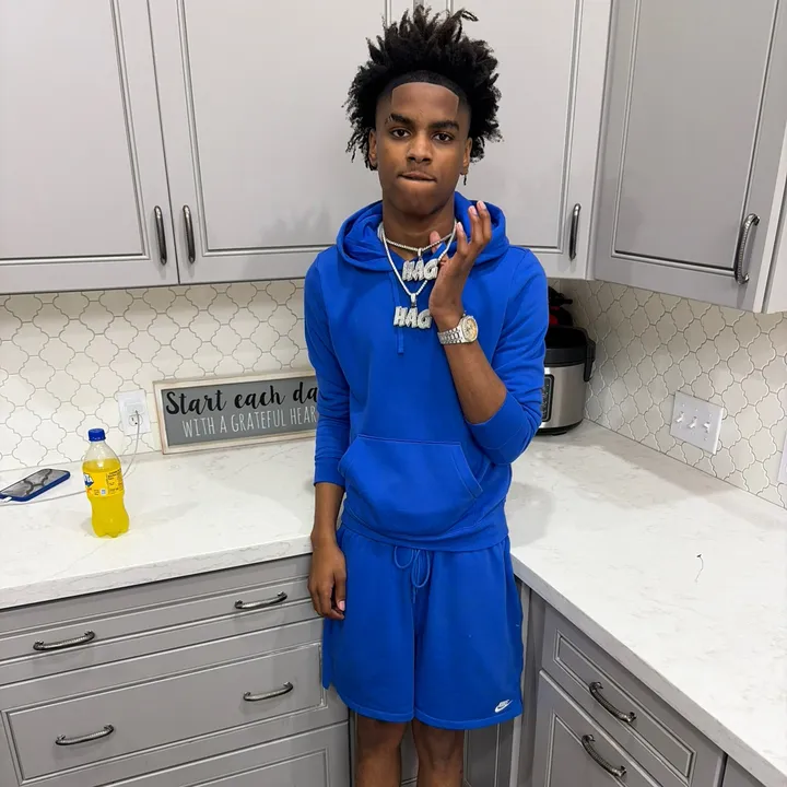 @demoneymoney