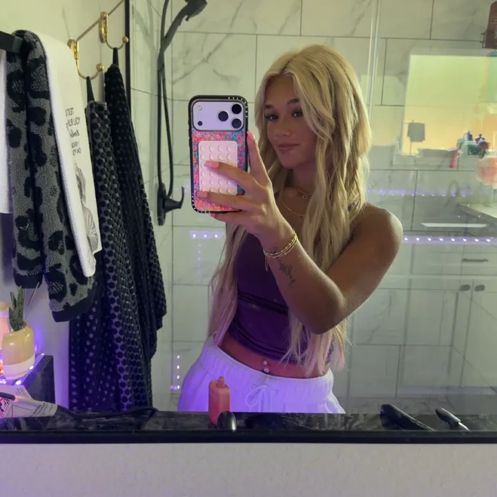 @juliannapeytonn