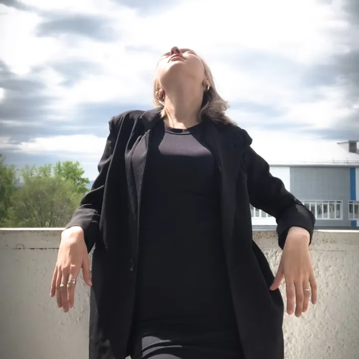 tais_is_vibing
