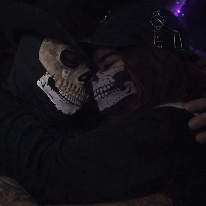 sth_maskeddevilerica