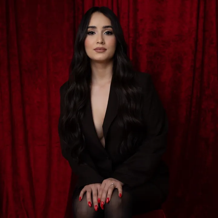 @karinaavilesflores