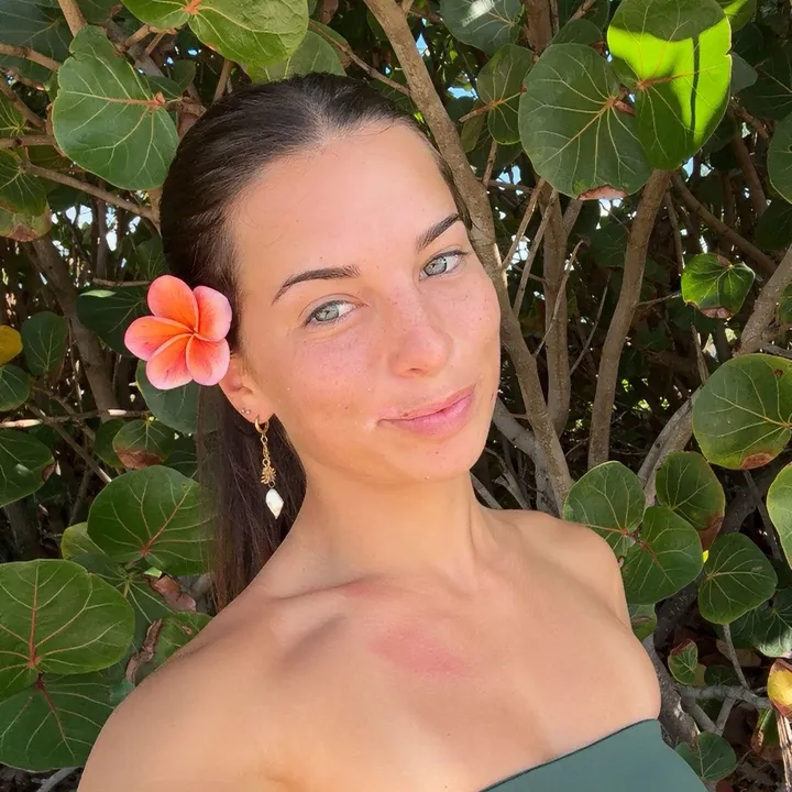 @kialarenae