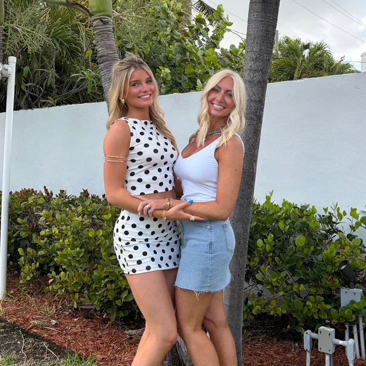 @avakelleyxoxo