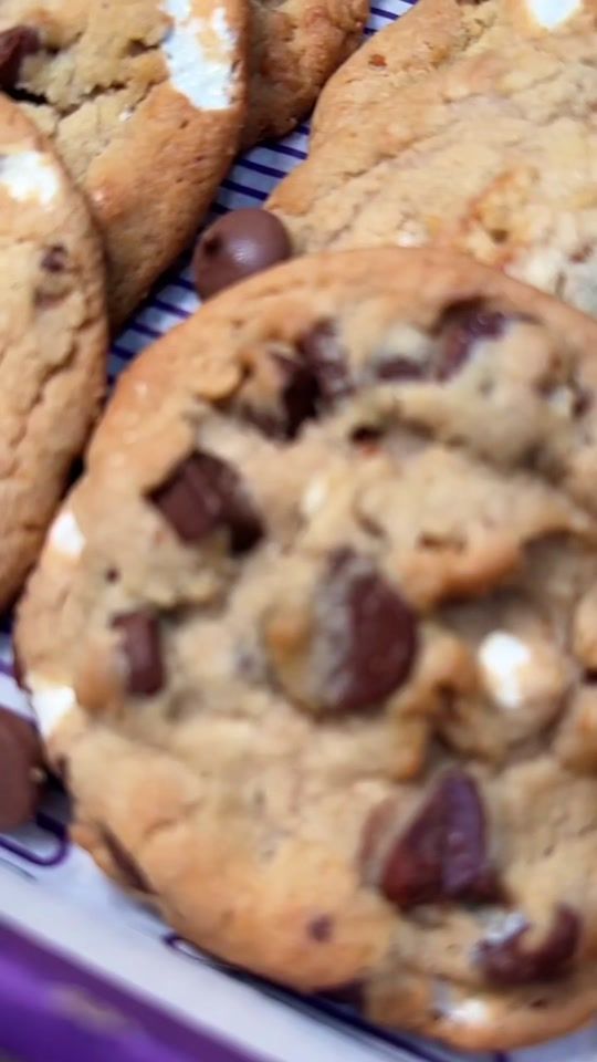 TikTok video thumbnail by insomniacookies