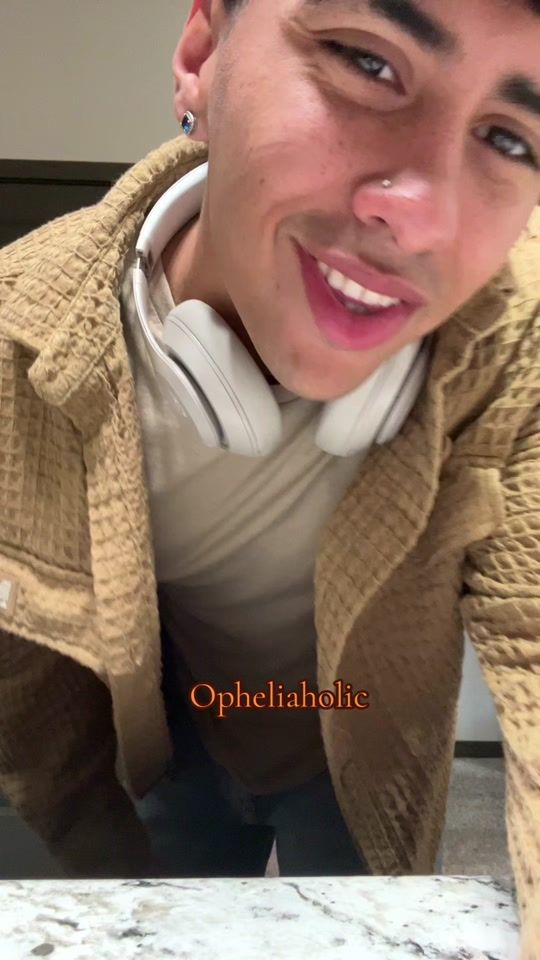 TikTok video thumbnail by whois.adriel