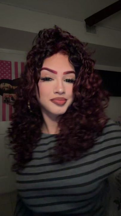 TikTok using Secreto